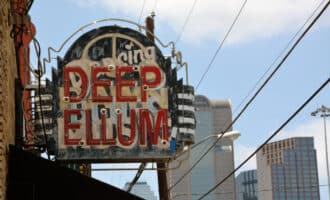 Chasing That Urban Feel? Neighborhoods To Consider Before Your DFW Move
